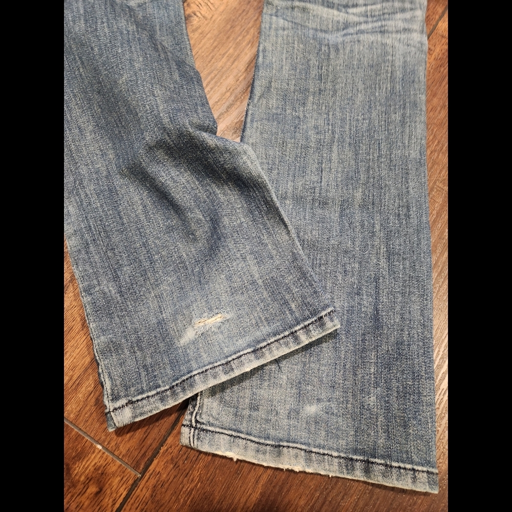 Machine Distressed Jeans - Picture 15 of 16